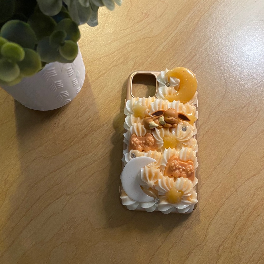 eevee decoden iPhone 11 case